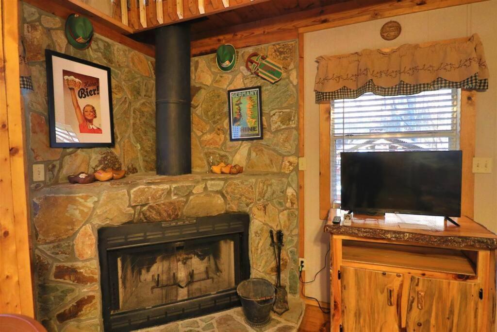 Oktoberfest Themed Cabin In Woods Stream #14 Helen Extérieur photo